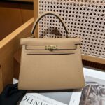 7d905ad6 7034 4d05 a301 14c984ec16df