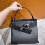 c3dcbc26 d69e 4f44 9099 f4d2f31a1139